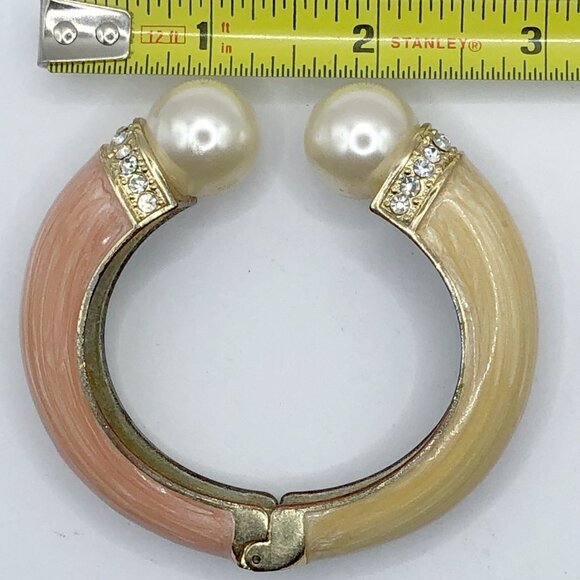 Pink and cream enamel hinged cuff bracelet - Picture 4 of 6